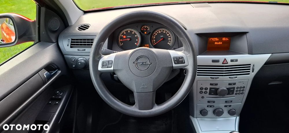 Opel Astra 1.4 Selection 110 Jahre - 13