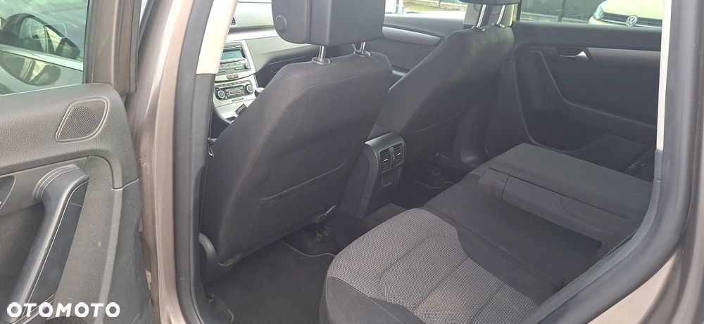 Volkswagen Passat 1.6 TDI BlueMotion - 14