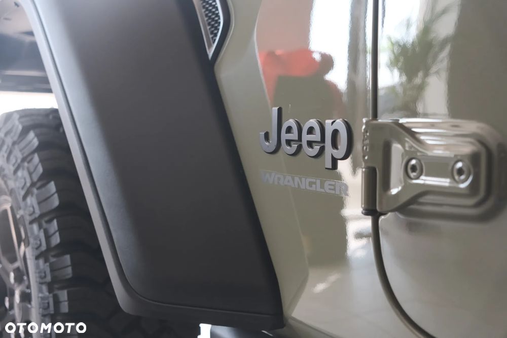 Jeep Wrangler - 5