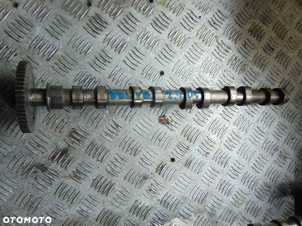 Wałki rozrządu volvo 2,4 d5 cena sztuka 8642842/8658358