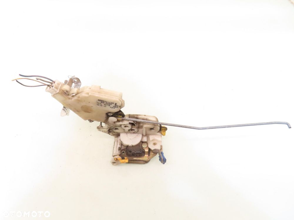 ZAMEK LEWY PRZEDNI NISSAN TERRANO II (R20) 89A531 4 PIN - 1