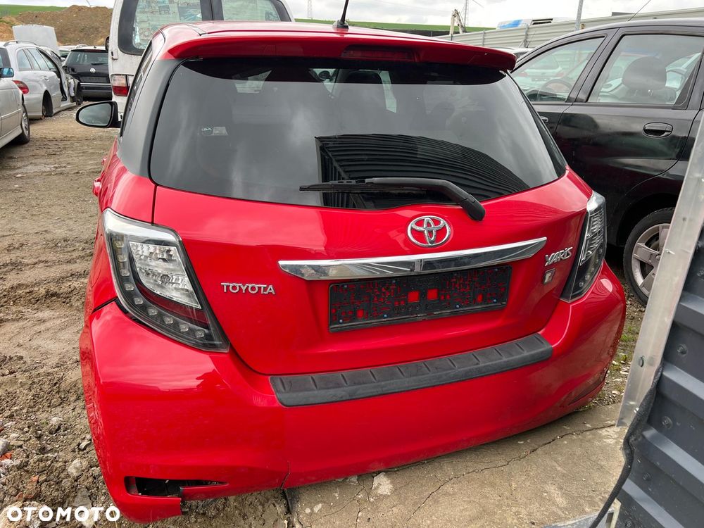 Toyota Yaris III (3PO) części drzwi zderzak lampa klapa deska maska fotele - 5