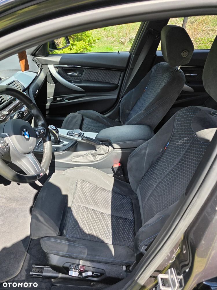 BMW Seria 3 330i xDrive M Sport - 11