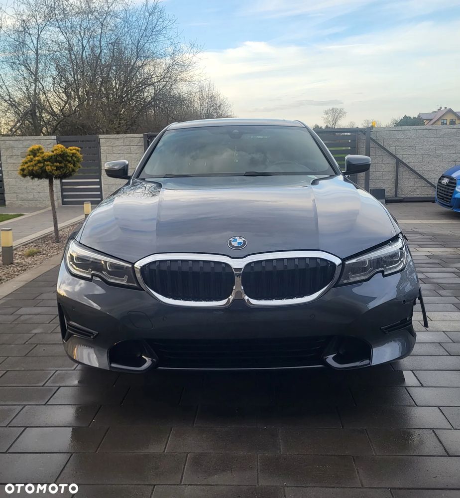 BMW Seria 3 330i xDrive Advantage - 2