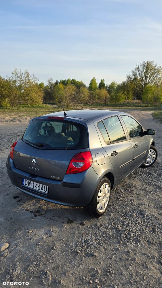 Renault Clio 1.4 16V Expression - 3