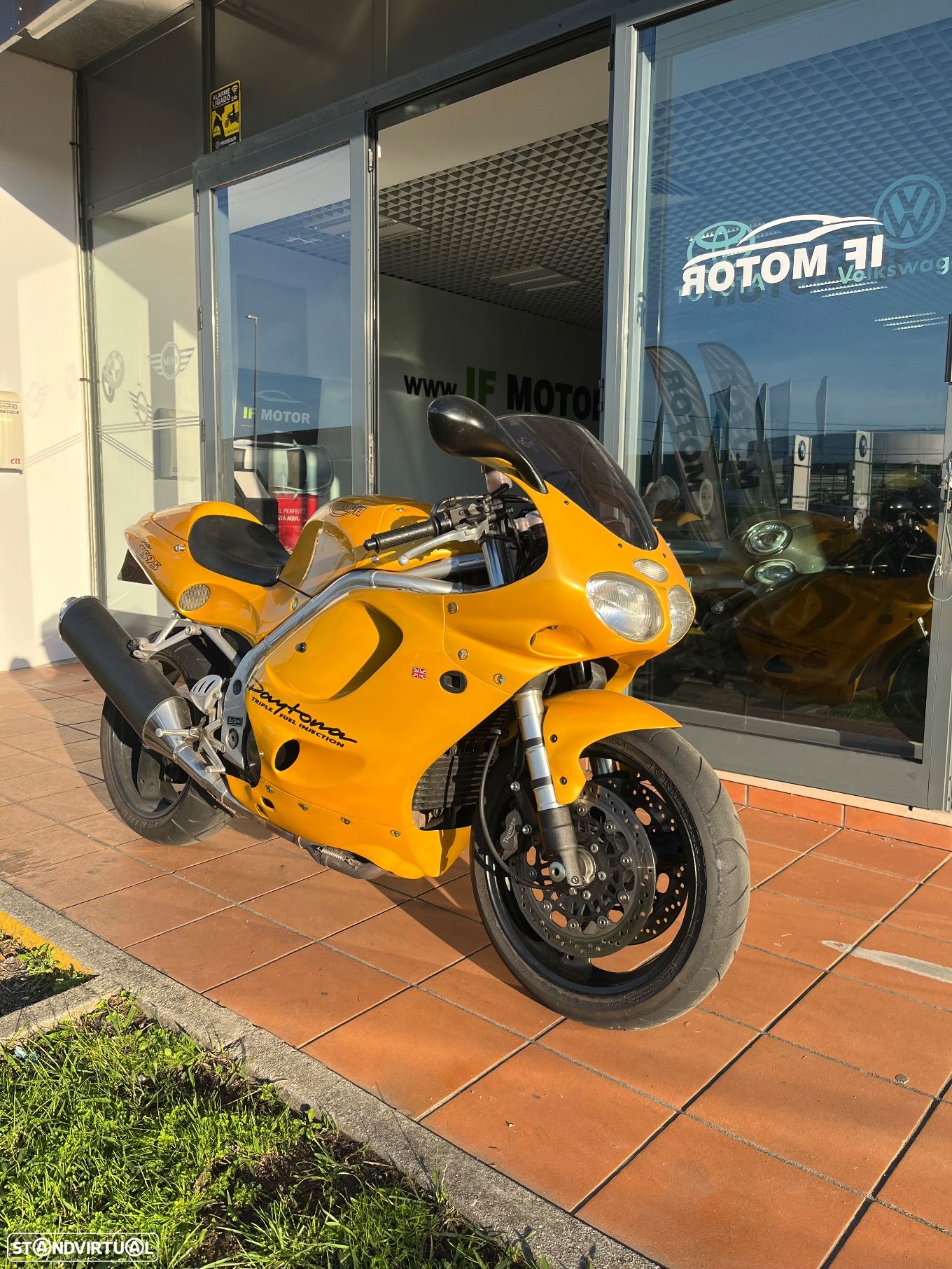 Triumph Daytona 959 I - 1