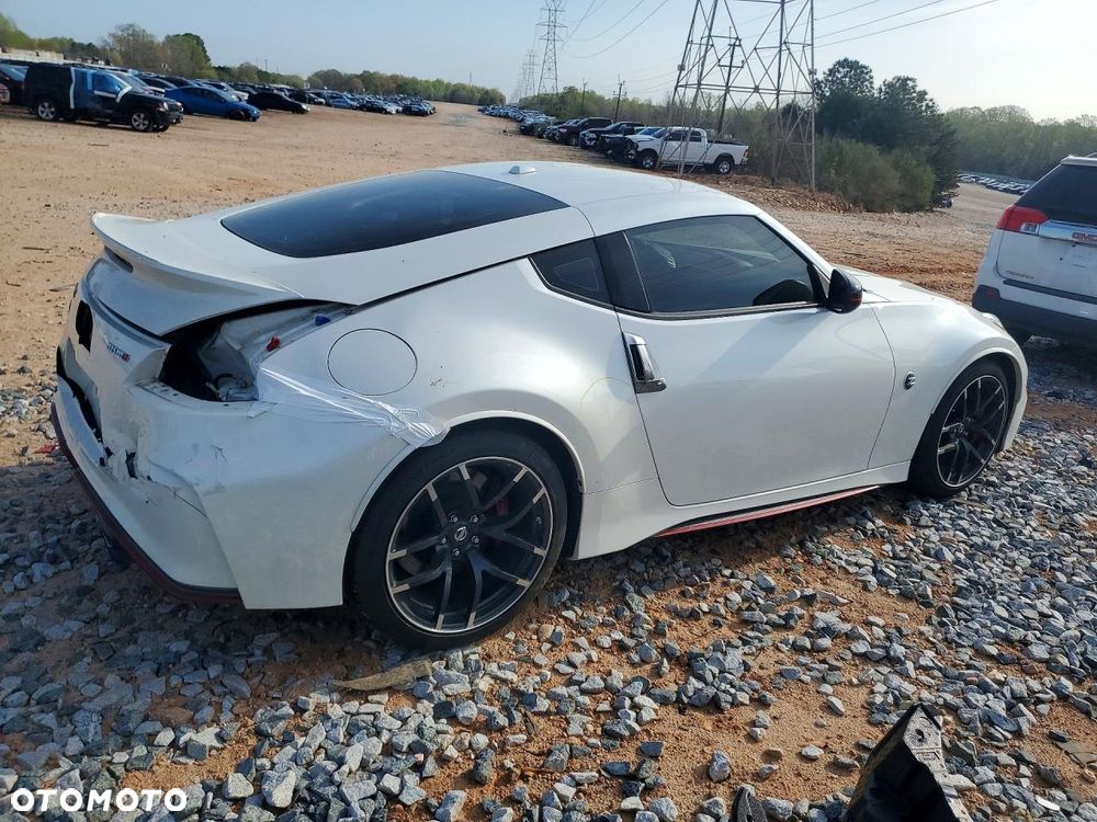 Nissan 370 Z - 4