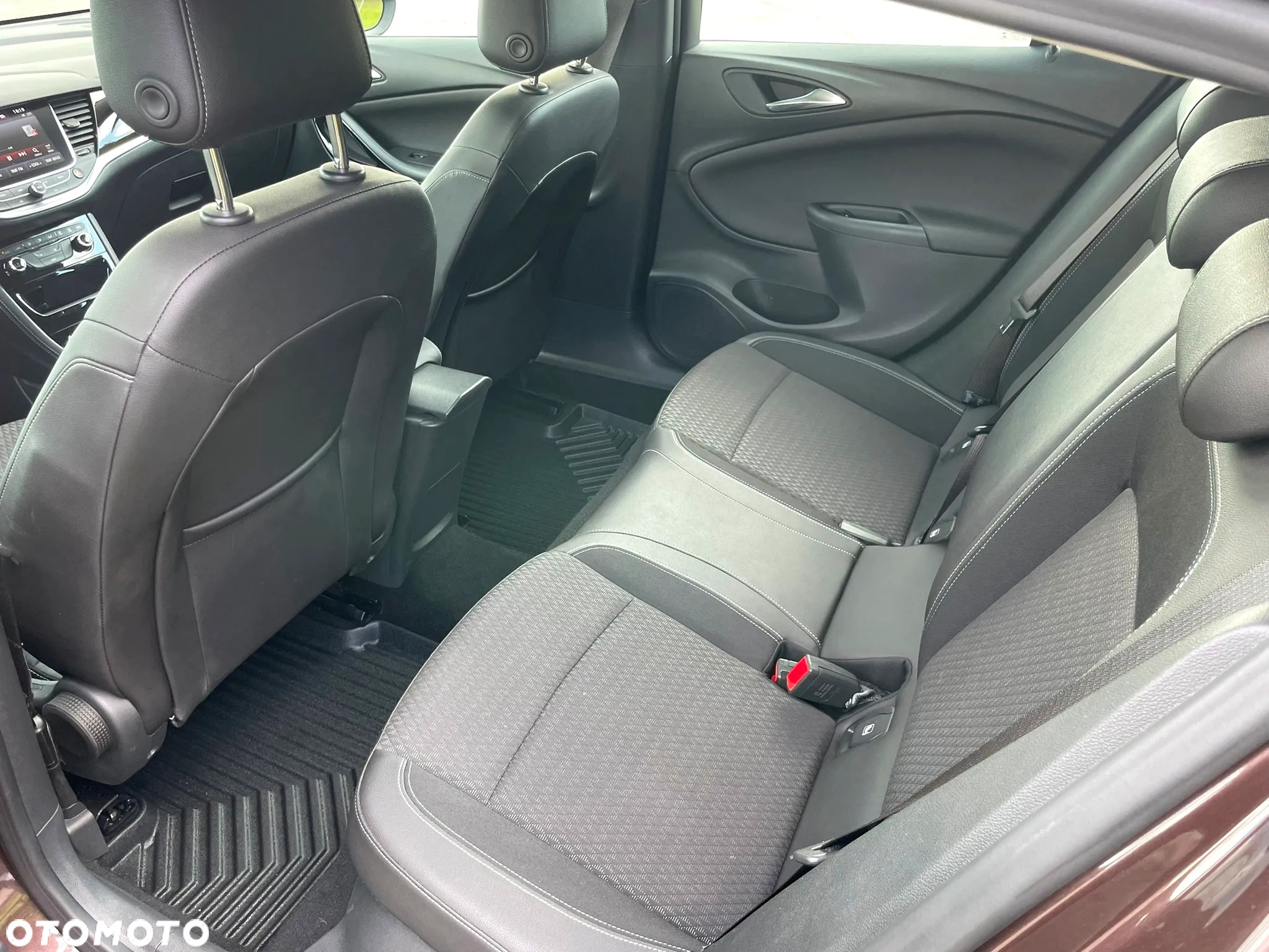 Opel Astra IV 1.6 CDTI Cosmo - 16