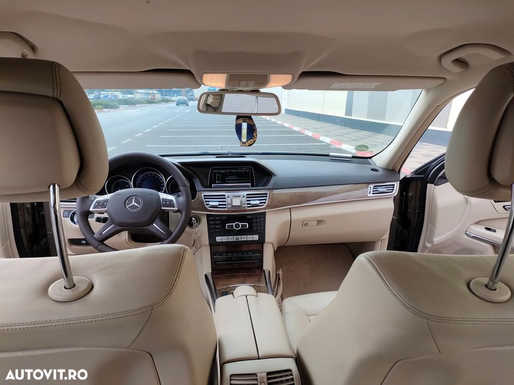 Mercedes-Benz E 300 BlueTEC Aut - 12