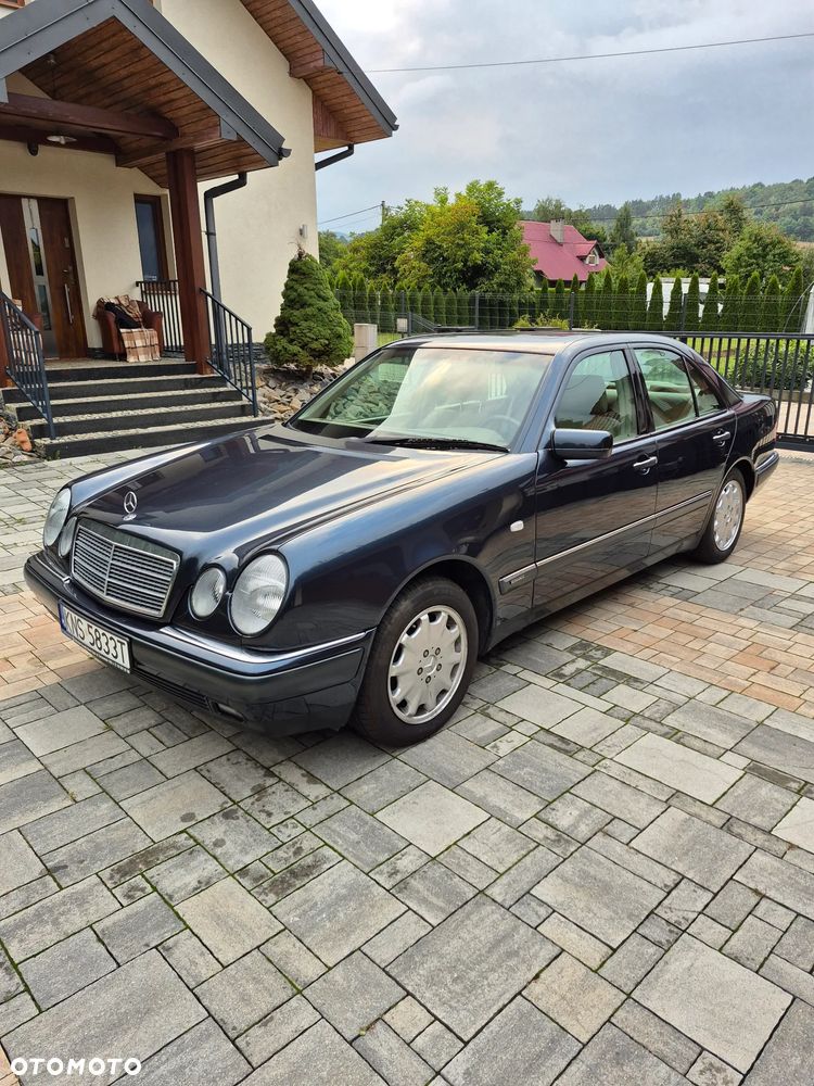 Mercedes-Benz Klasa E 320 4-Matic Elegance - 2
