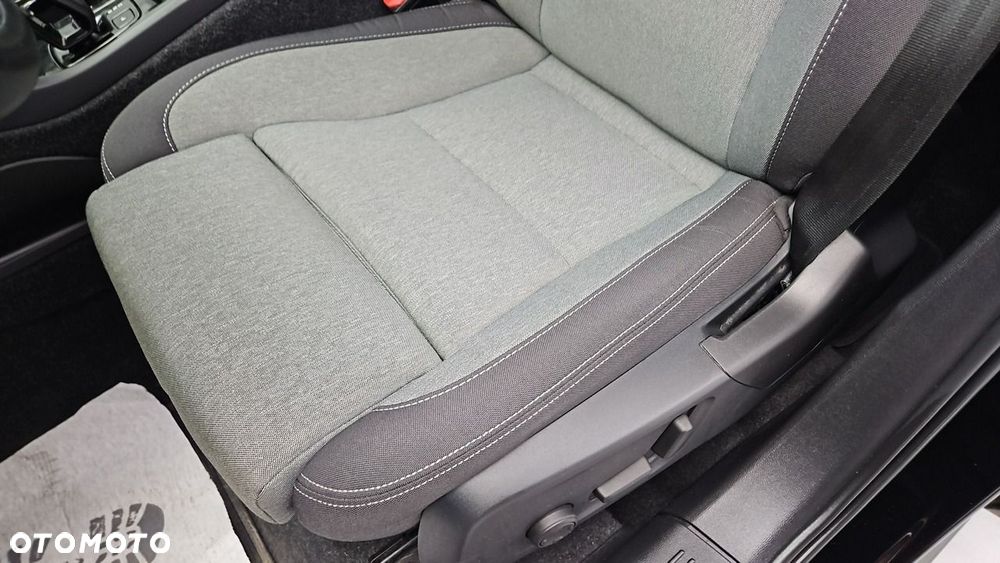 Volvo XC 40 B3 Plus Dark - 11