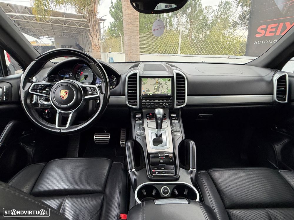 Porsche Cayenne - 8
