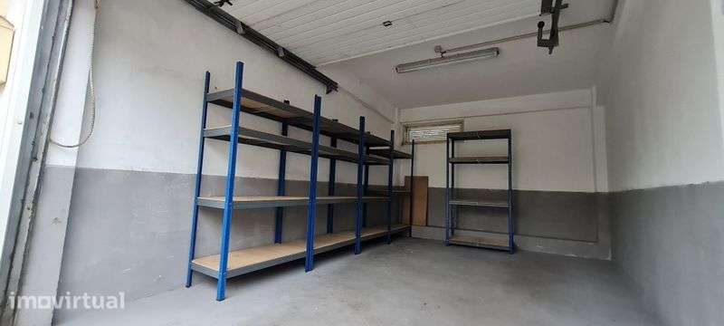 Garagem Box para arrendamento no Estoril - Grande imagem: 4/5