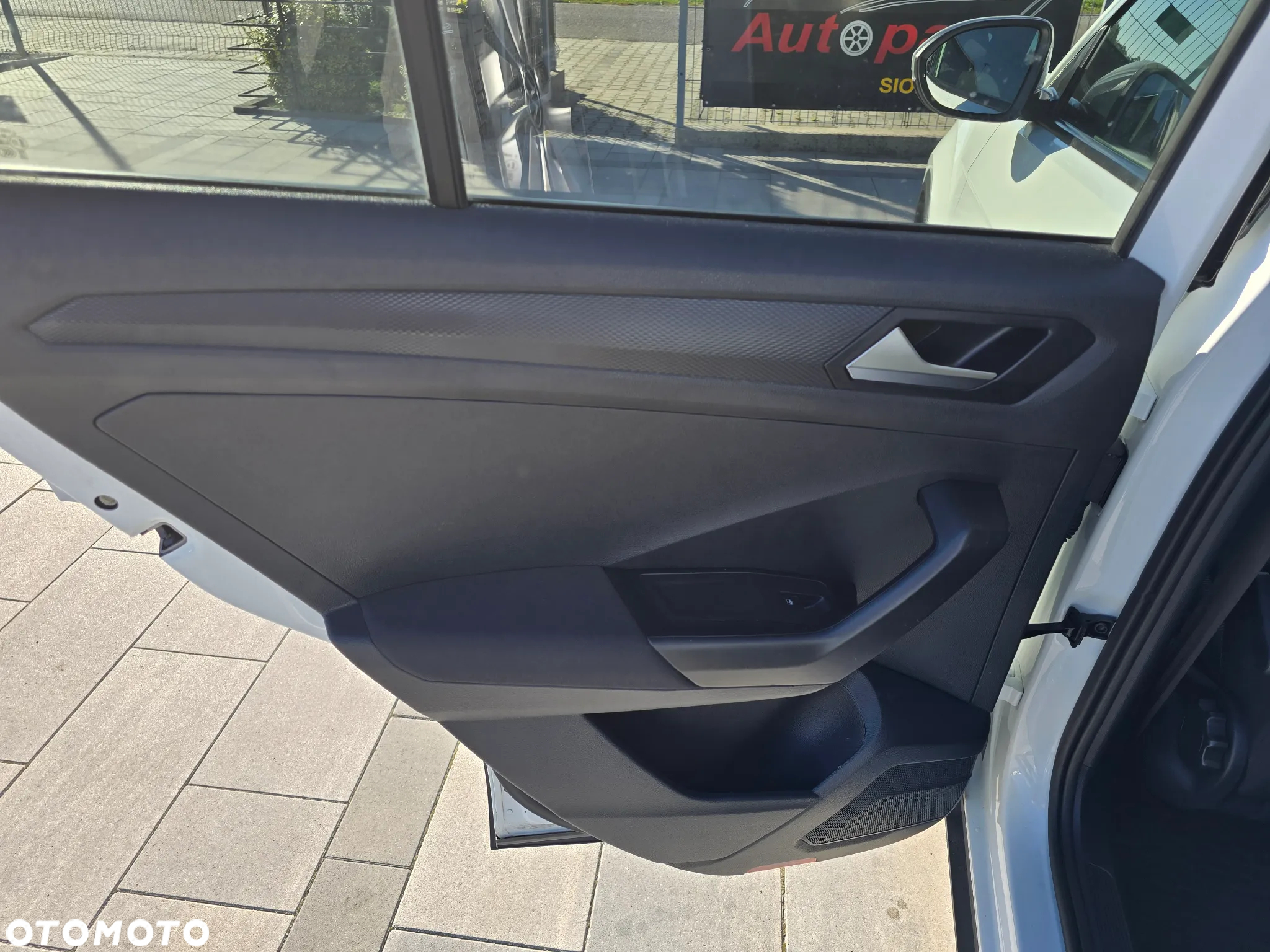 Volkswagen T-Roc 1.5 TSI Life Plus DSG - 25