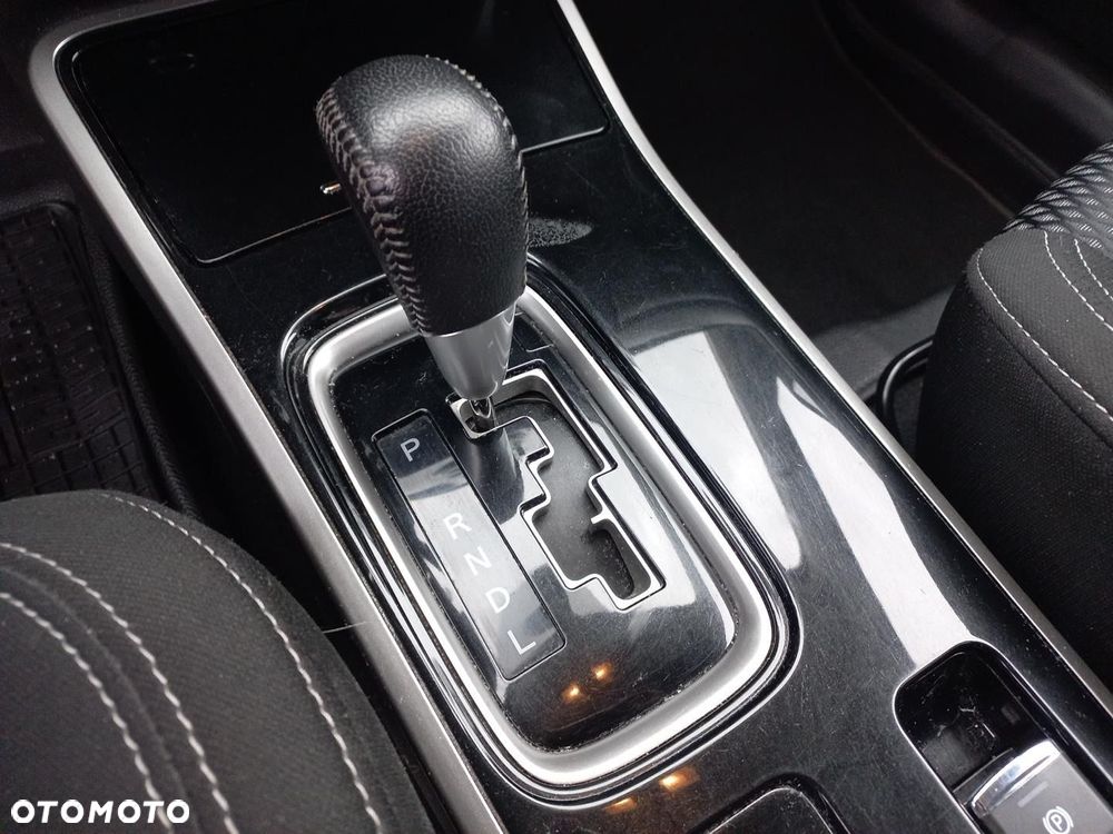 Mitsubishi Outlander 2.0 Intense 4WD CVT - 24