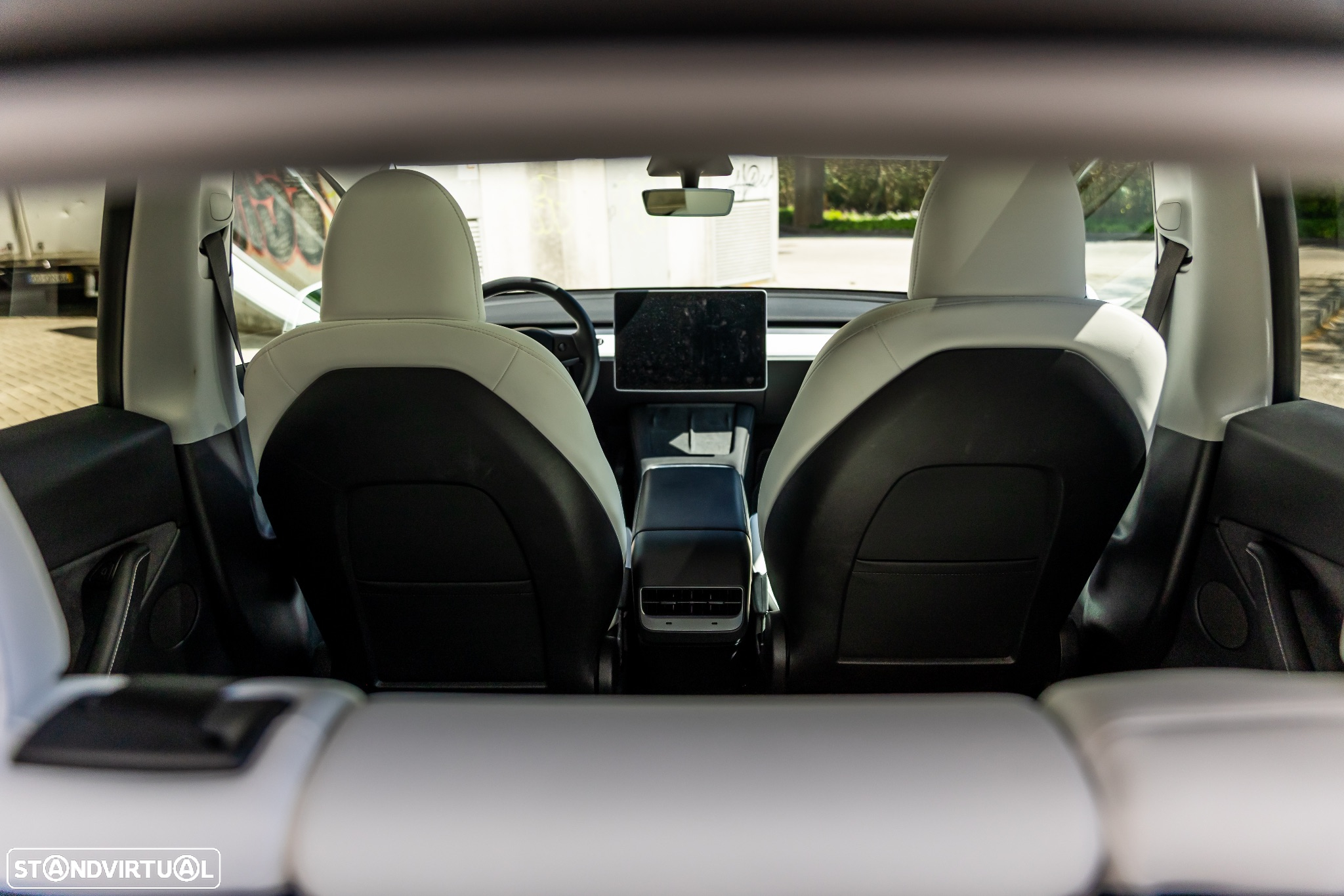 Tesla Model Y Performance Dual Motor AWD - 19
