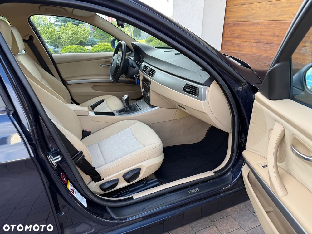BMW Seria 3 318i Touring Edition Exclusive - 6