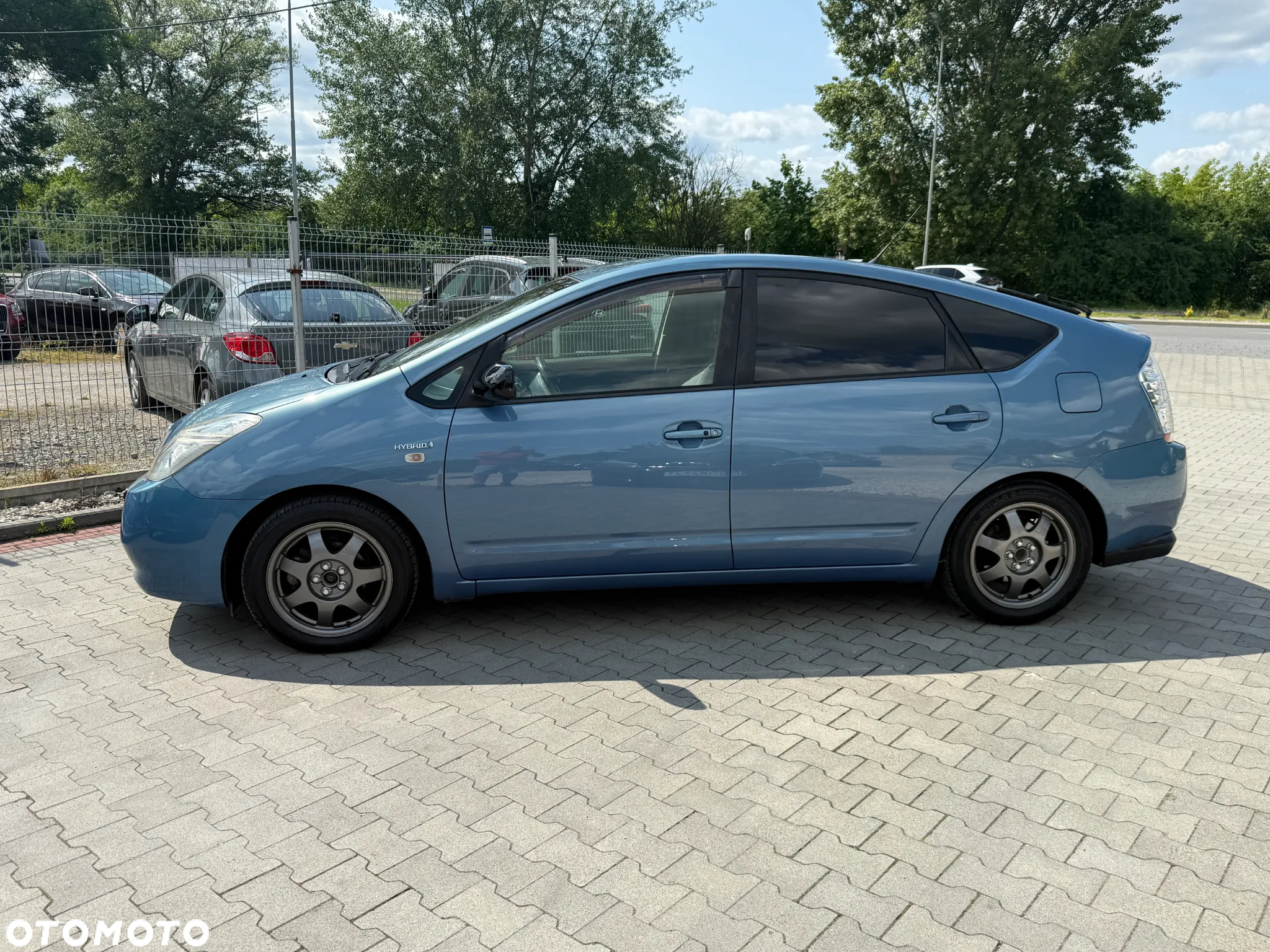 Toyota Prius (Hybrid) Executive - 8