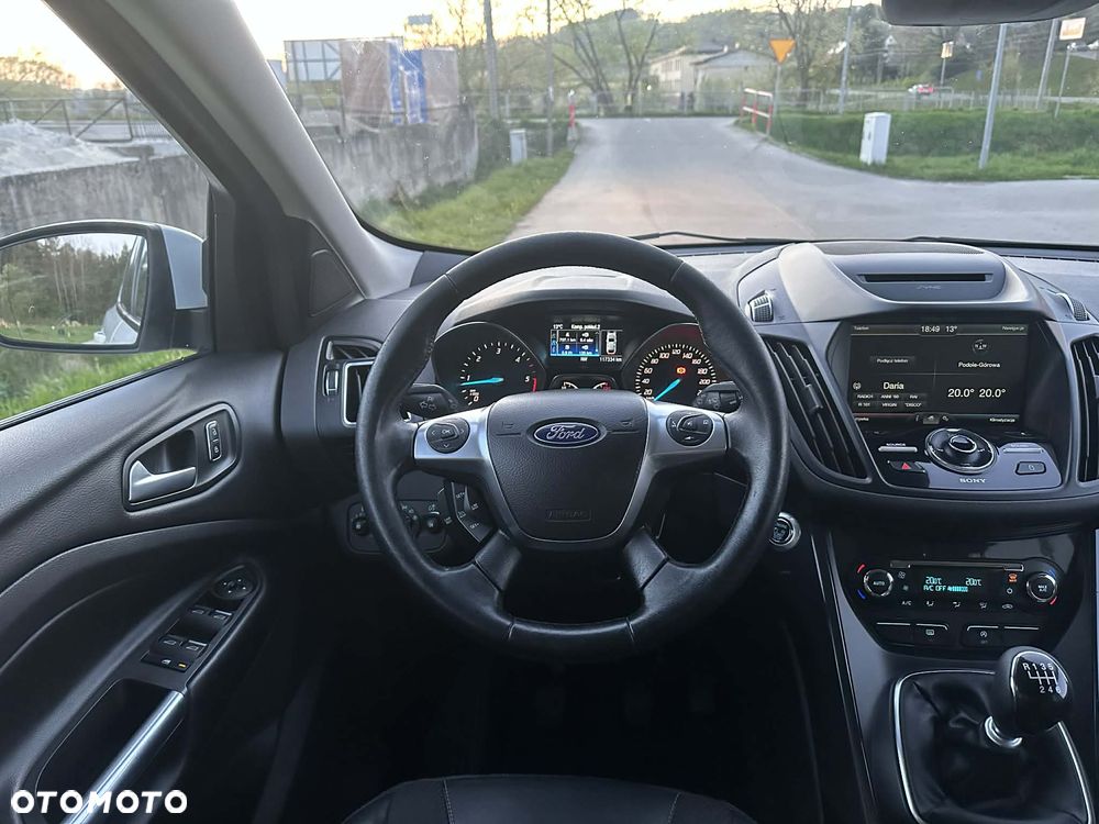 Ford Kuga 2.0 TDCi 4x4 Titanium - 28