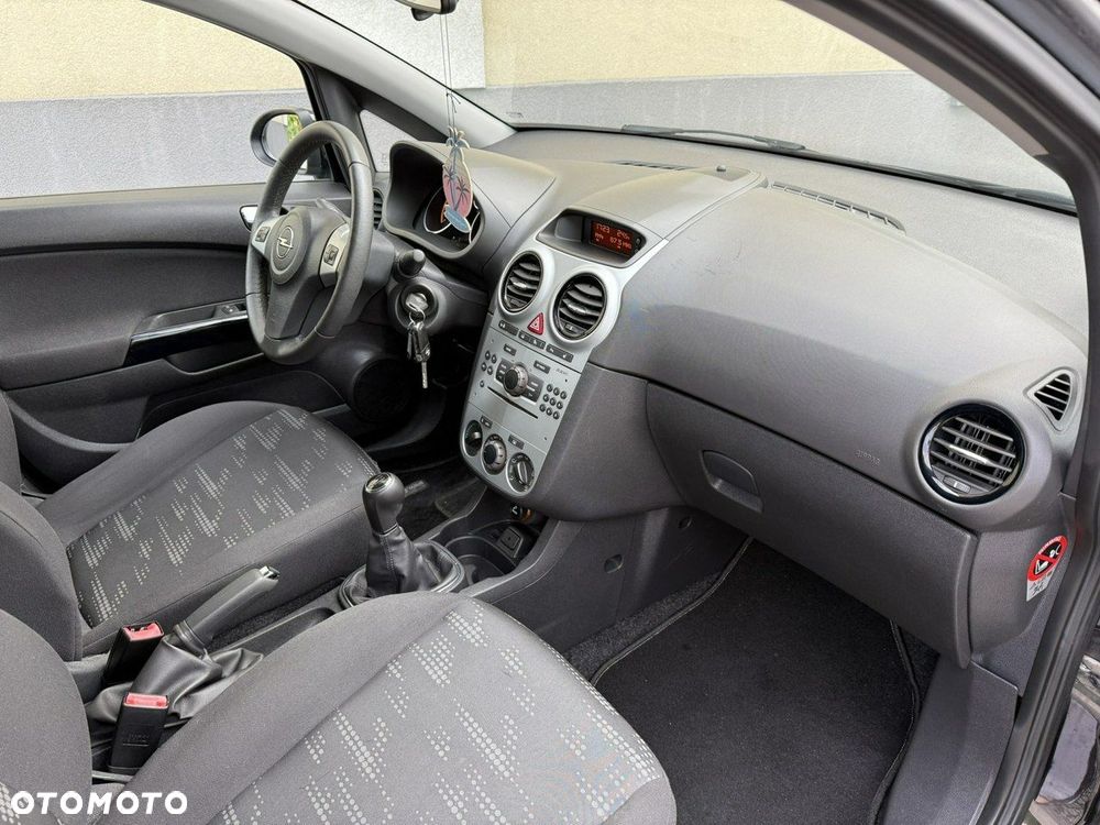 Opel Corsa 1.4 16V Satellite - 13
