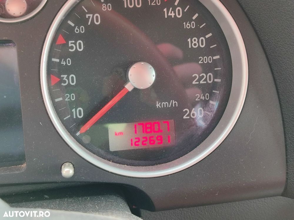 Audi TT Roadster 1.8 T - 8