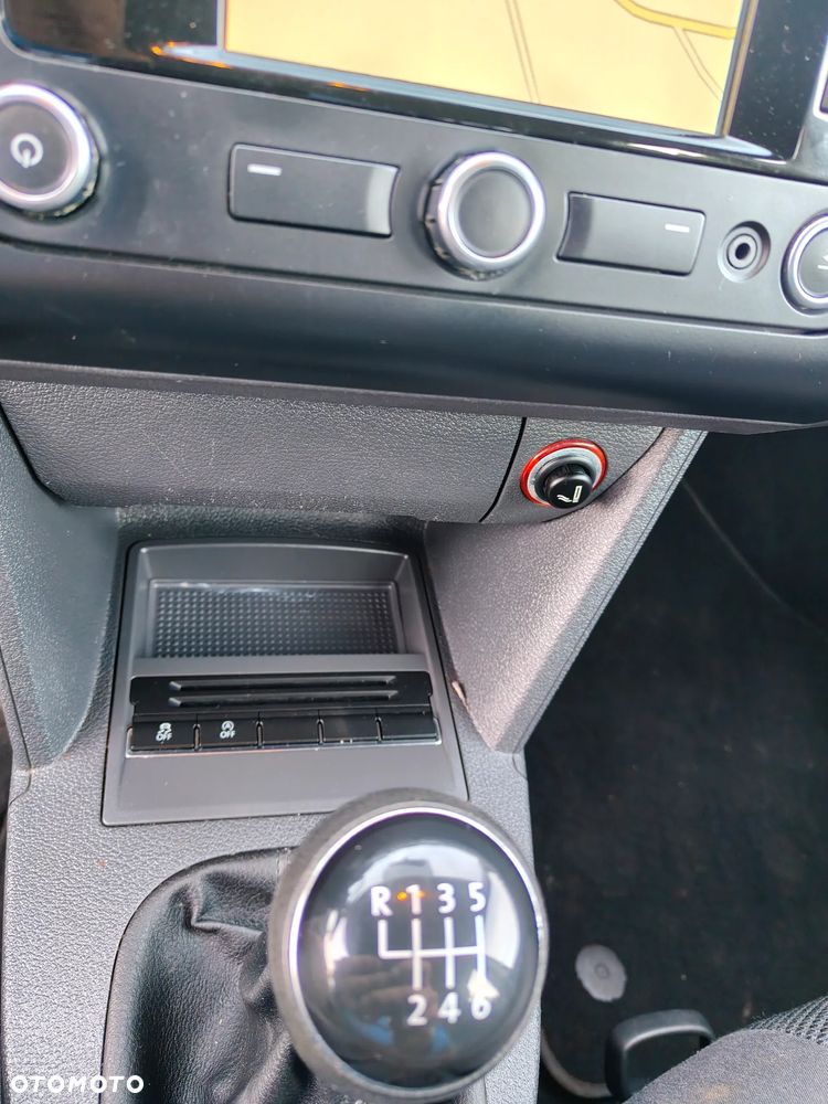 Volkswagen Touran 2.0 TDI DPF STYLE - 19