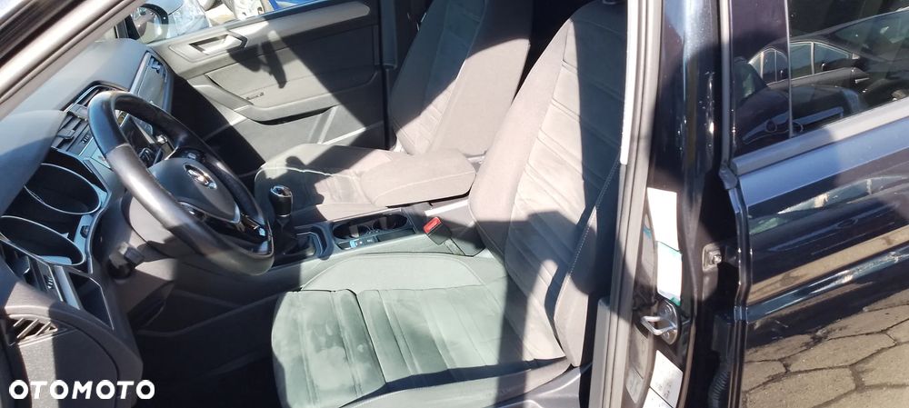 Volkswagen Touran 2.0 TDI SCR (BlueMotion Technology) Comfortline - 18