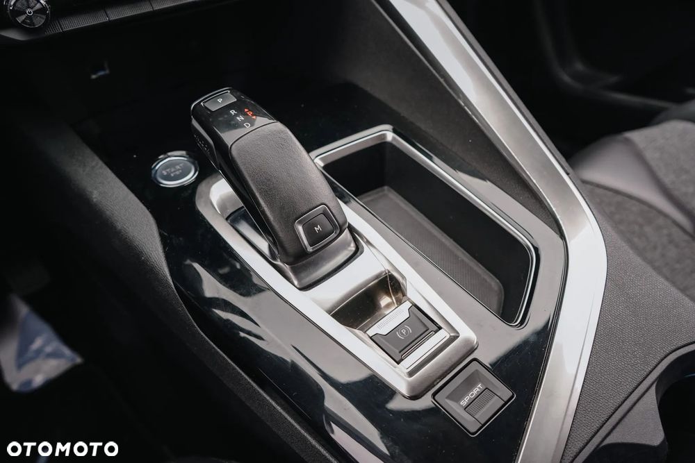 Peugeot 3008 PureTech 130 Stop & Start GPF EAT8 Allure - 31