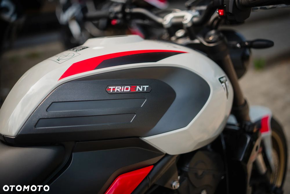 Triumph Trident - 18
