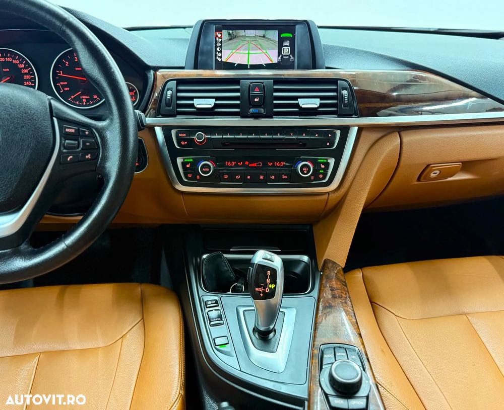 BMW Seria 3 320i Aut. Luxury Line - 8