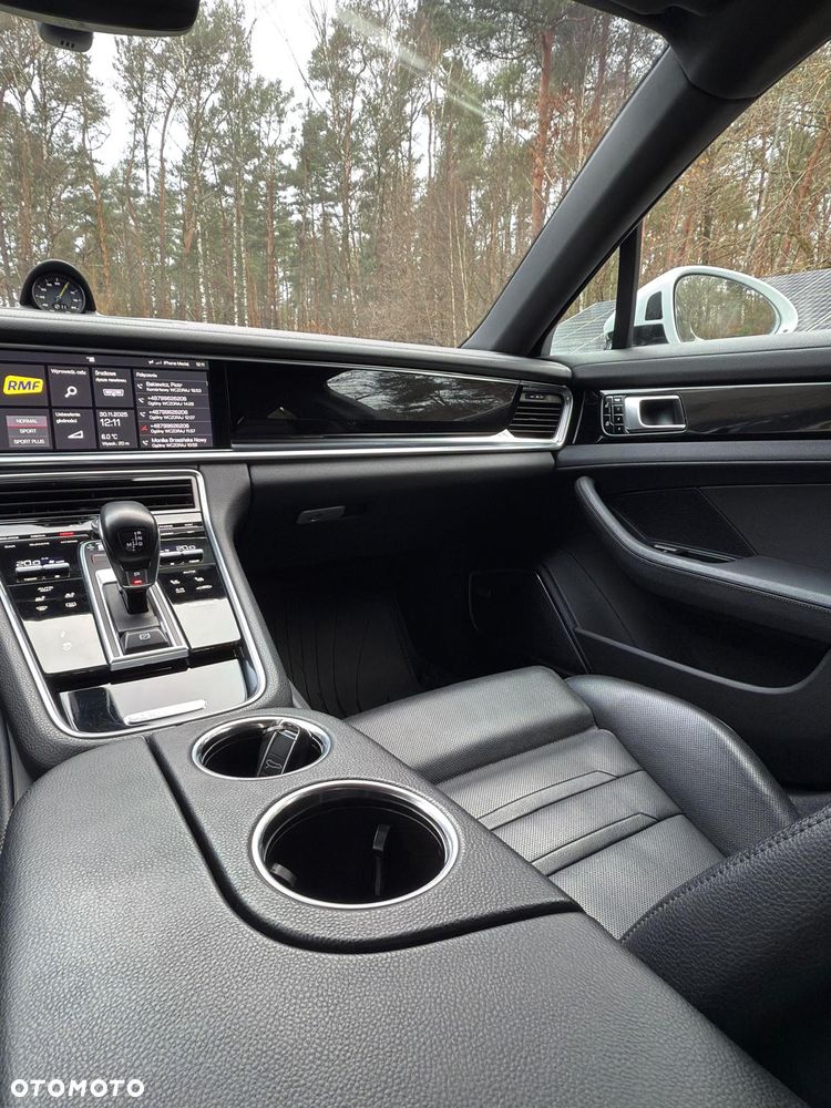 Porsche Panamera - 11