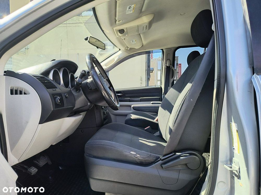 Dodge Caravan - 9