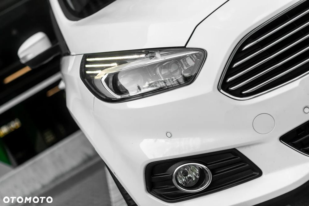 Ford S-Max - 8