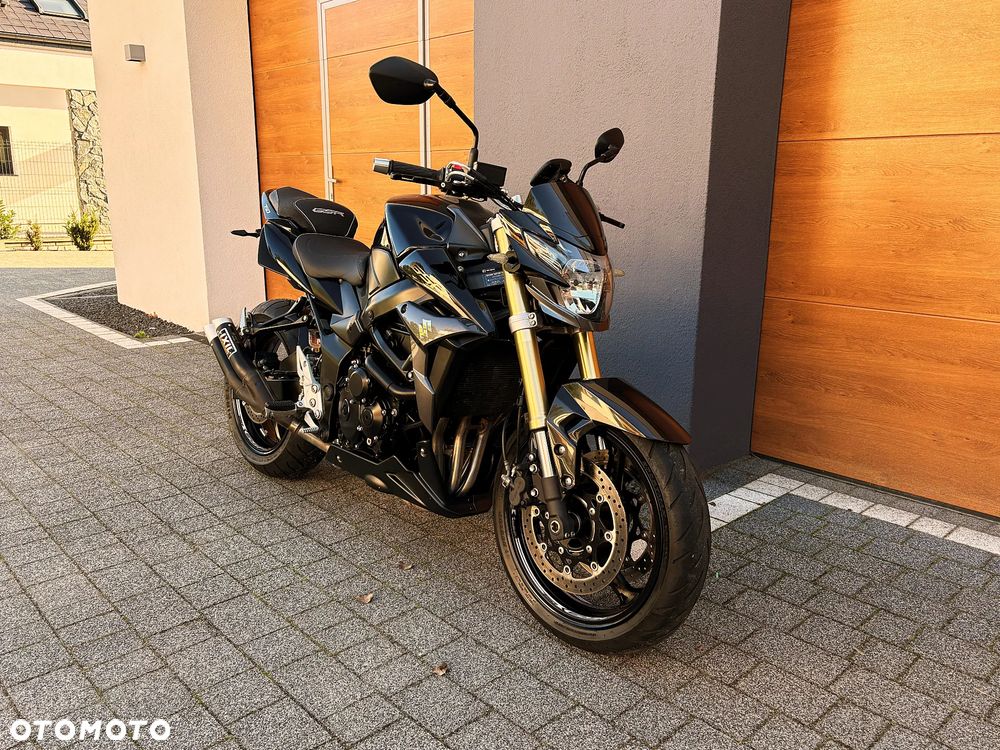 Suzuki GSR