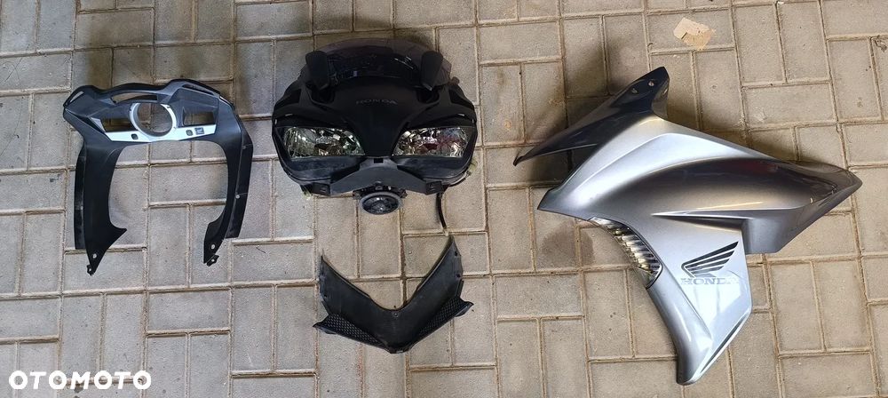 HONDA CBF 1000 LICZNIK ZEGARY WYPEŁNIENIE OWIEWKA BOK ZEGARY - 1