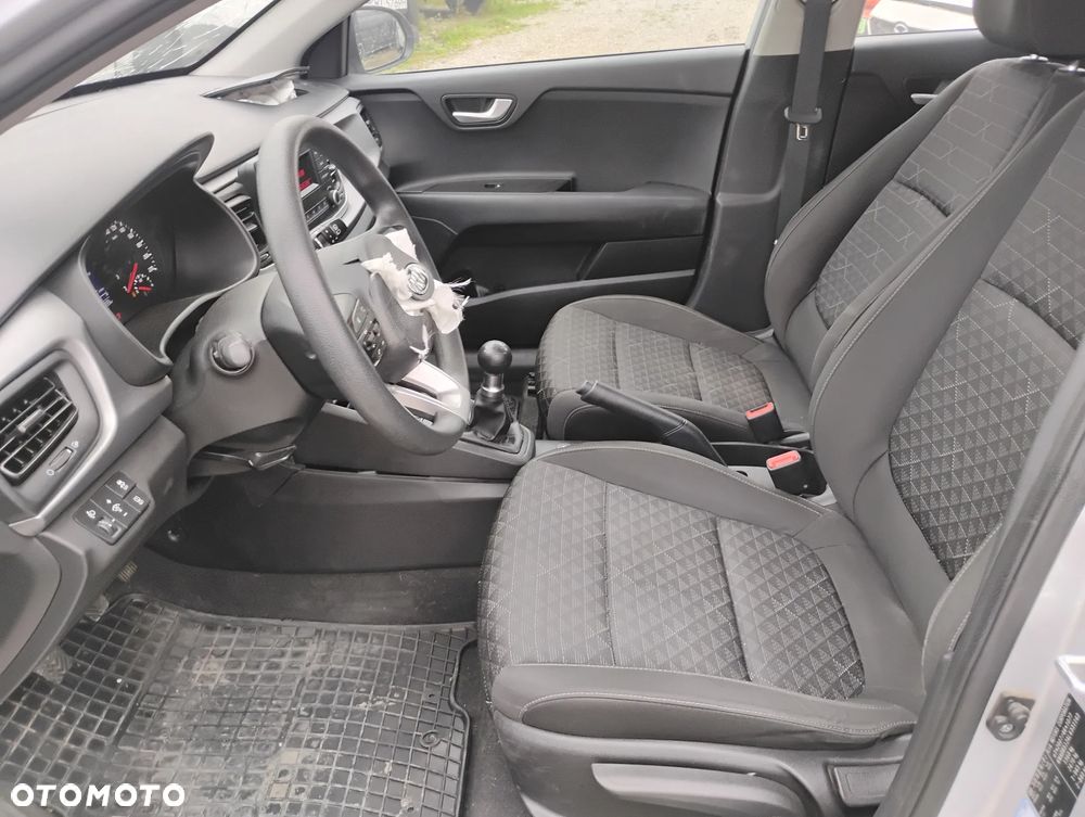 Kia Rio - 7