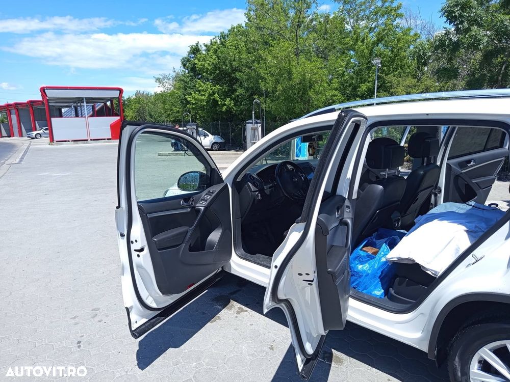 Volkswagen Tiguan 2.0 TDI DPF BlueMotion Technology Exclusive - 5