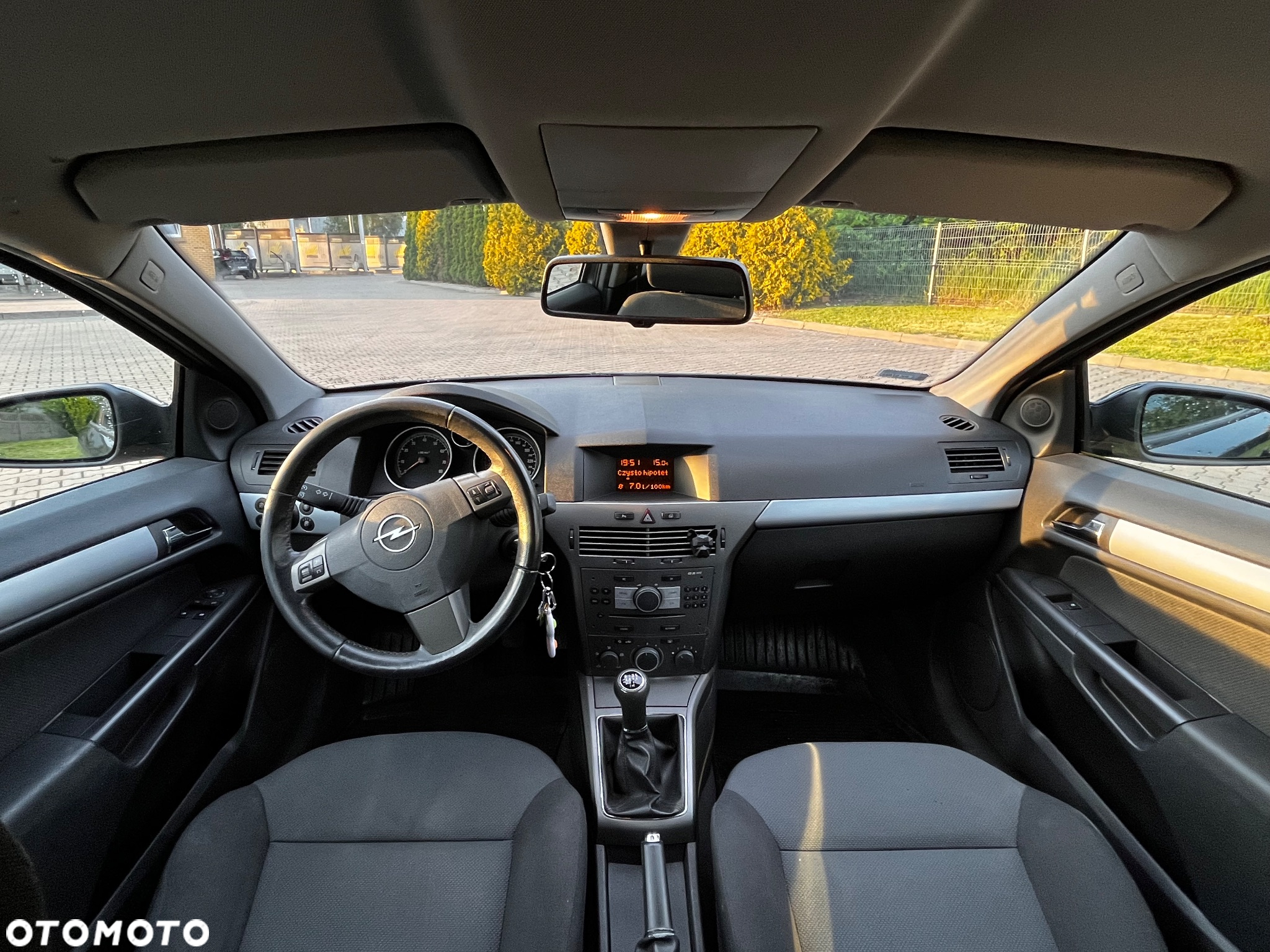 Opel Astra III GTC 1.6 Enjoy - 9