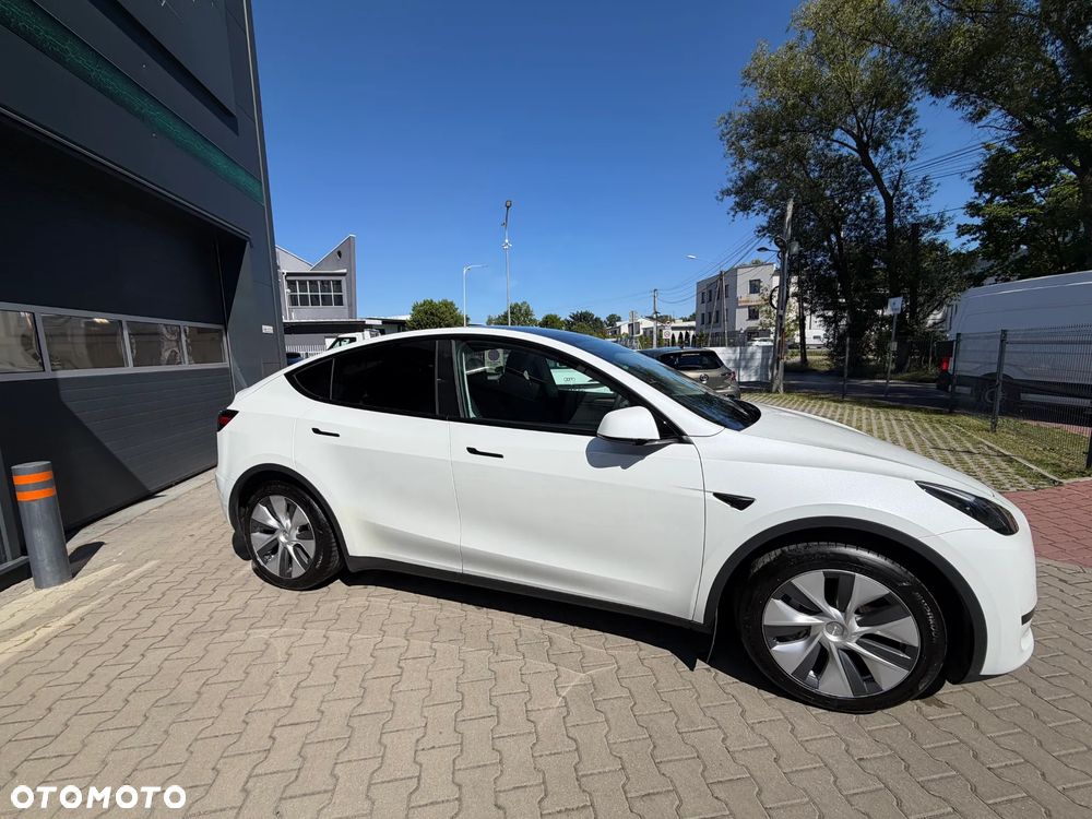Tesla Model Y RWD - 11