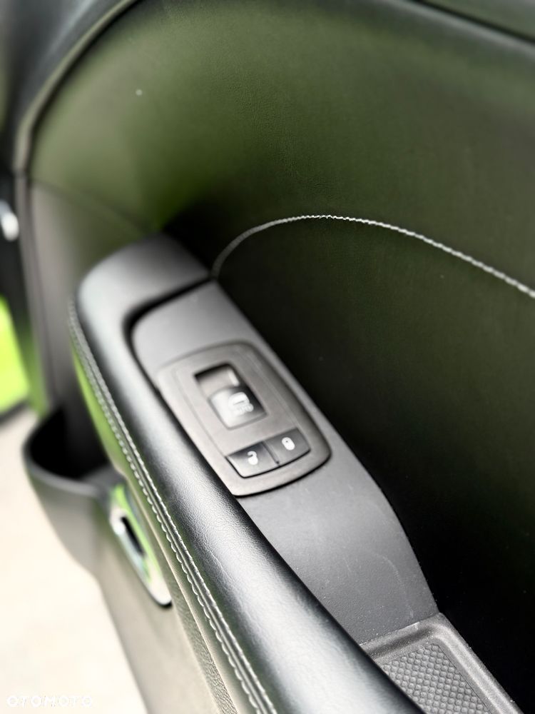 Dodge Challenger 3.6 GT AWD - 29