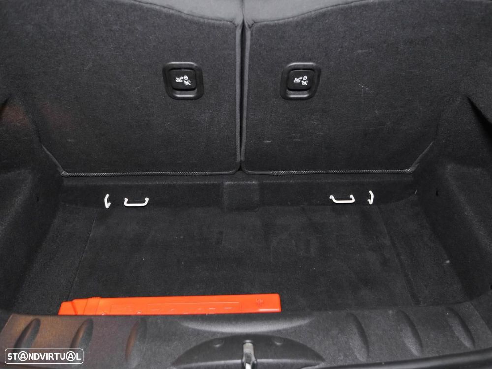 MINI 3 Portas Cooper D - 10