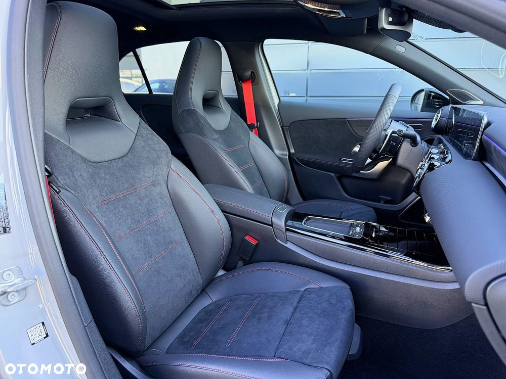 Mercedes-Benz Klasa A 35 AMG 4-Matic 8G-DCT - 21