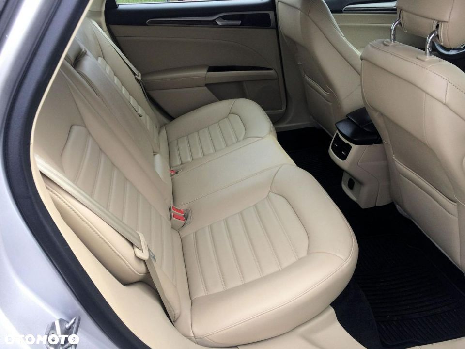 Ford Fusion - 4
