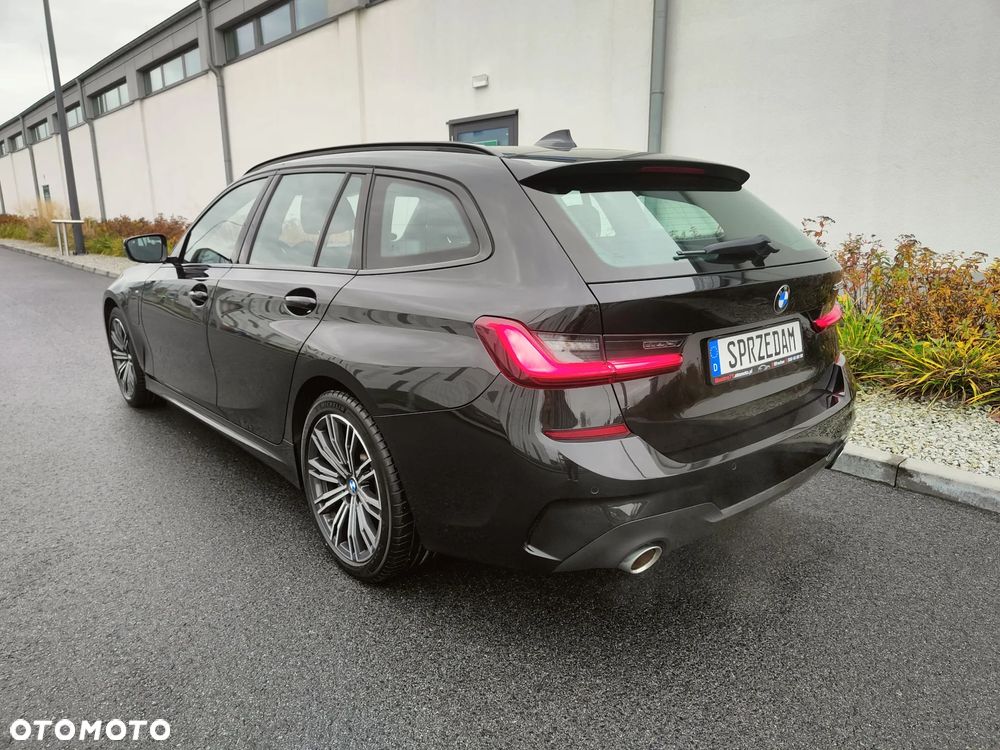 BMW Seria 3 330e Touring M Sport - 6