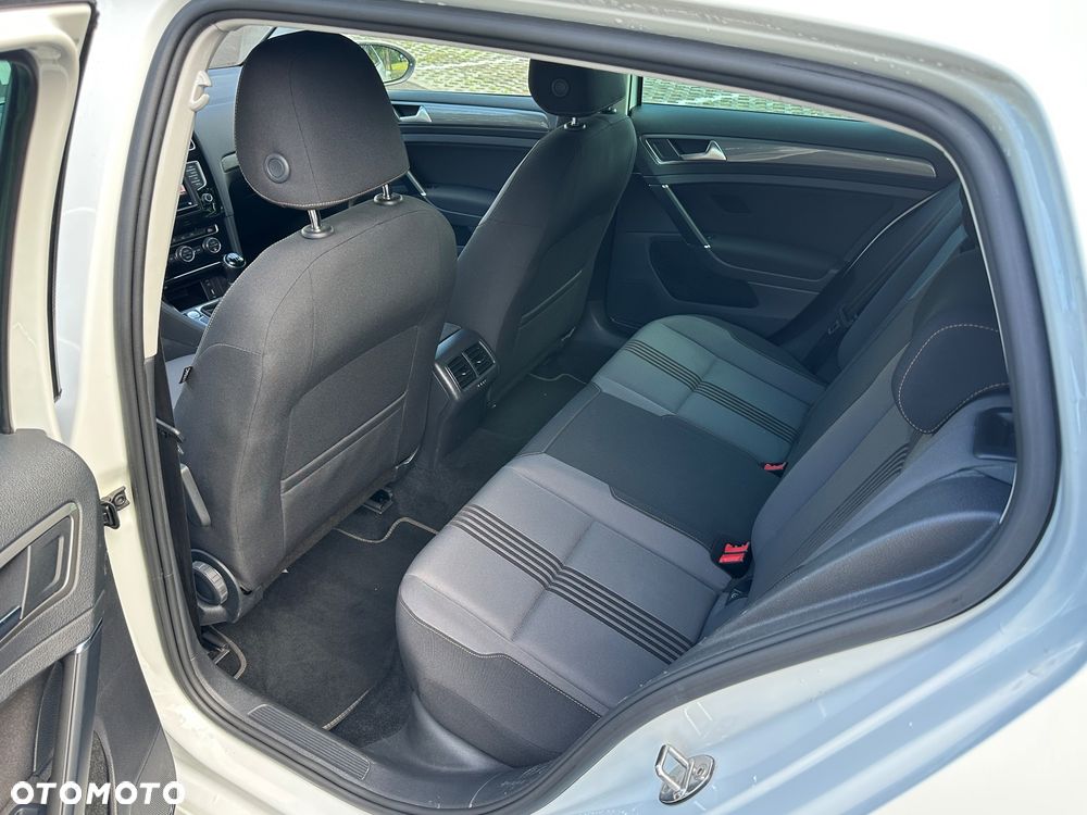 Volkswagen Golf 2.0 TDI SCR Highline - 26