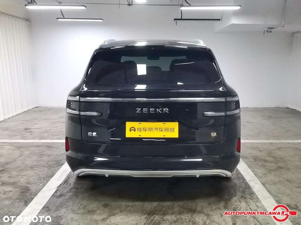 ZEEKR 8X - 6