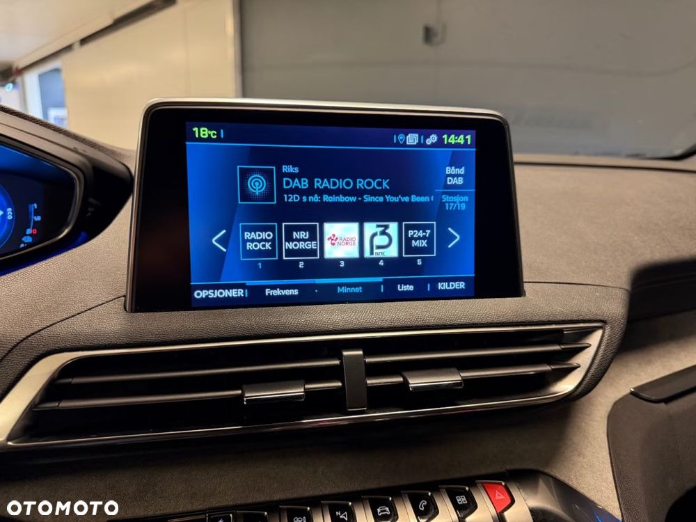 Peugeot 3008 1.6 PureTech Hybrid4 PHEV Allure S&S EAT8 - 22