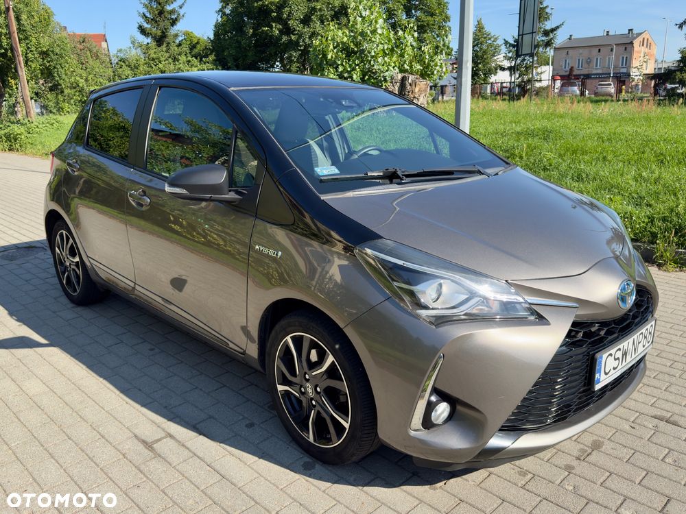 Toyota Yaris Hybrid 100 Selection Platinum - 3