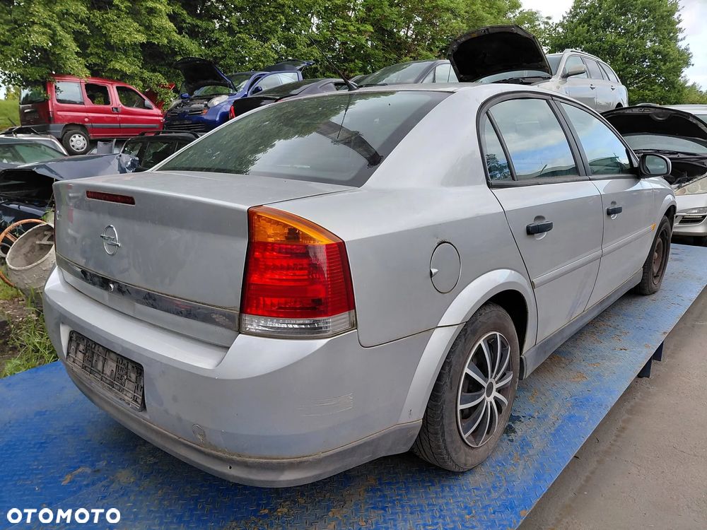 Na części: Opel Vectra Rok 2002  Pojemność 2198 Moc 108 kw Benzyna - 4