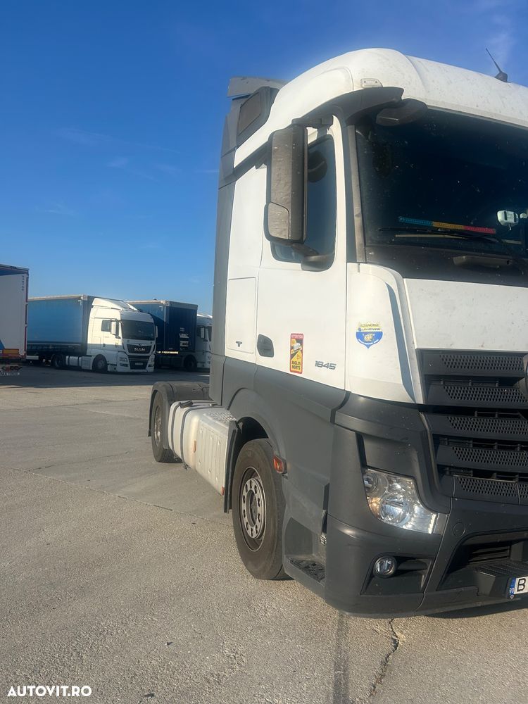 Mercedes-Benz Actros - 3